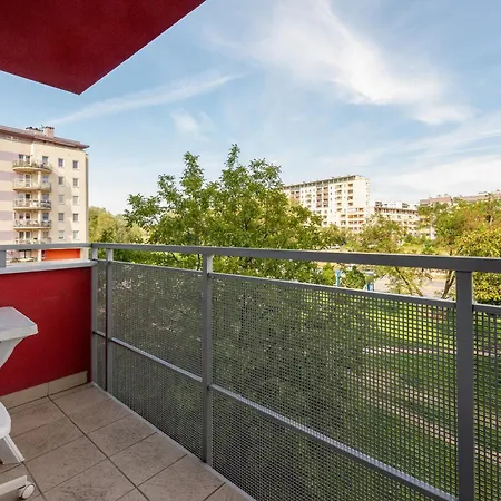 Cozy Red Rose Apartment, 2 Down Town