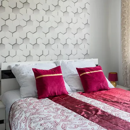 Apartament Cozy Red Rose Apartment, 2 Down Town *
