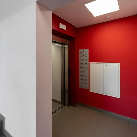 Cozy Red Rose Apartment, 2 Down Town Apartament