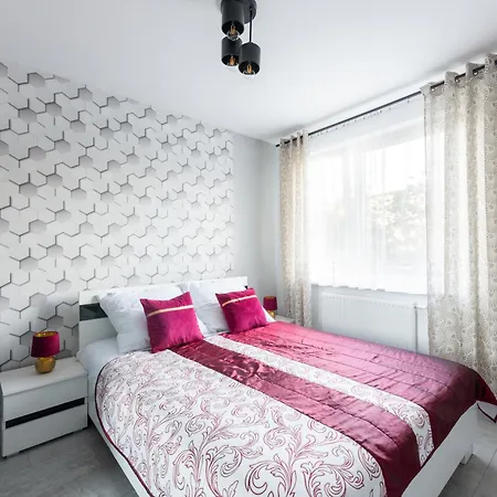 Apartment Cozy Red Rose Apartment, 2 Down Town Krakau